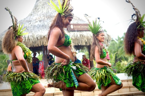 Où apprendre les danses traditionnelles polynésiennes à Tahiti : écoles et événements ?